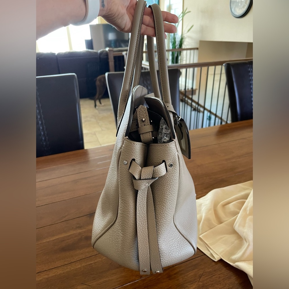 RARE!! MINT!!! LOUIS VUITTON MILLA MM - Picture 4 of 15